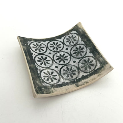 01| Medium Tray