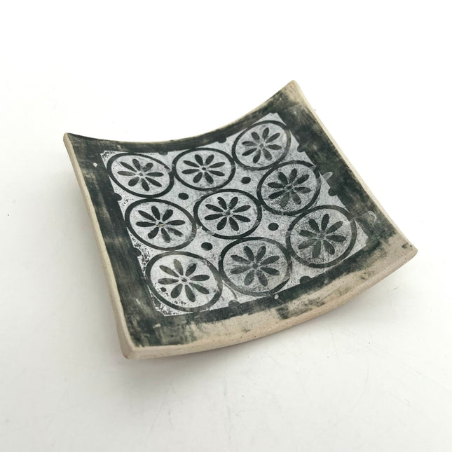 01| Medium Tray
