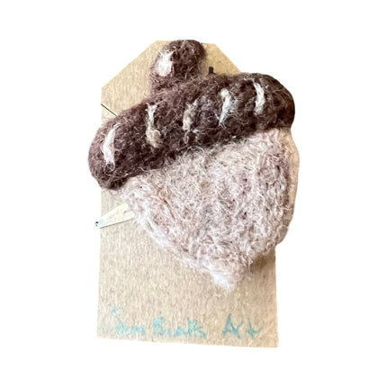 01| Acorn Hairclip
