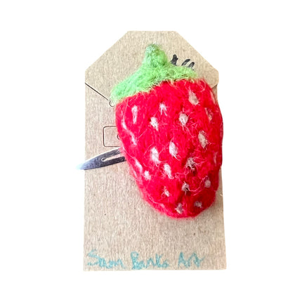 01| Strawberry Hairclip