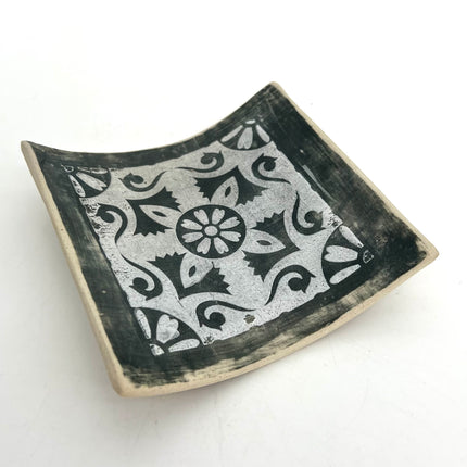02| Medium Tray