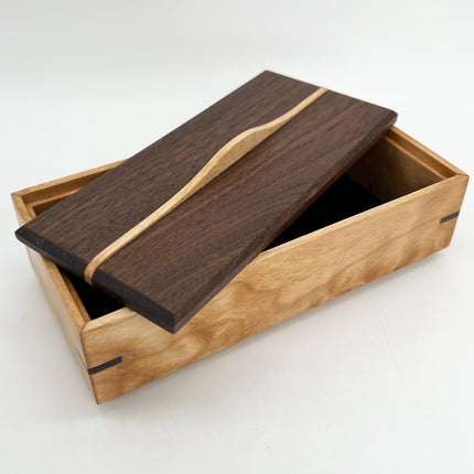 Walnut Lid with Maple Box