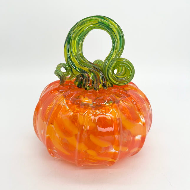 01 | Green Stem Medium Pumpkin