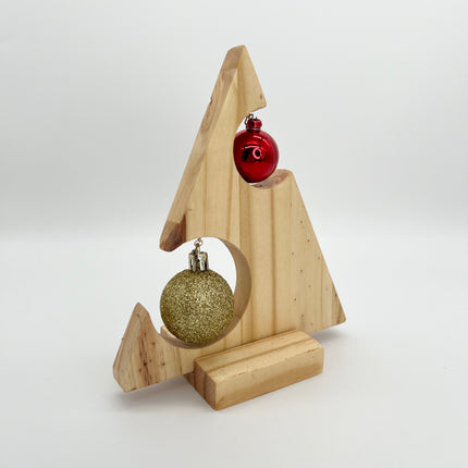 02 | Short Tree with Ornaments