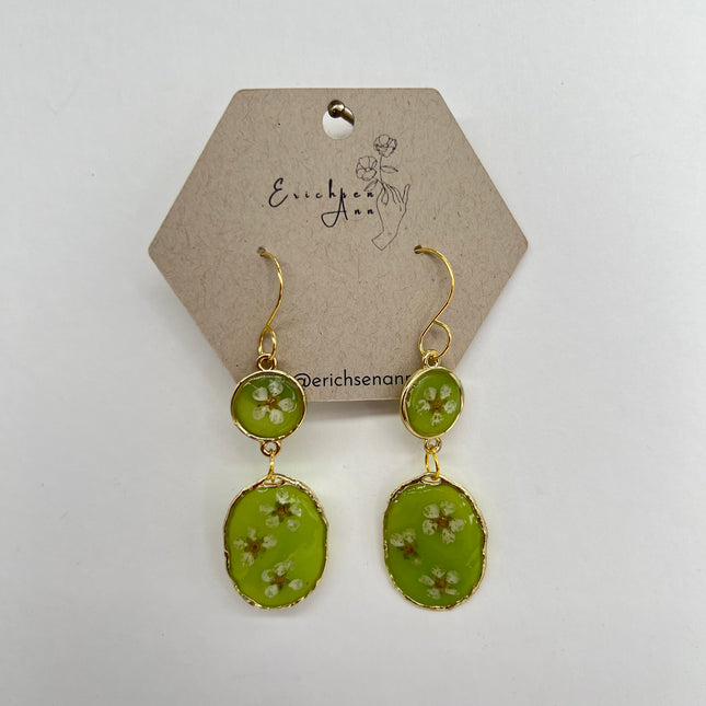 Green with Small Daisies