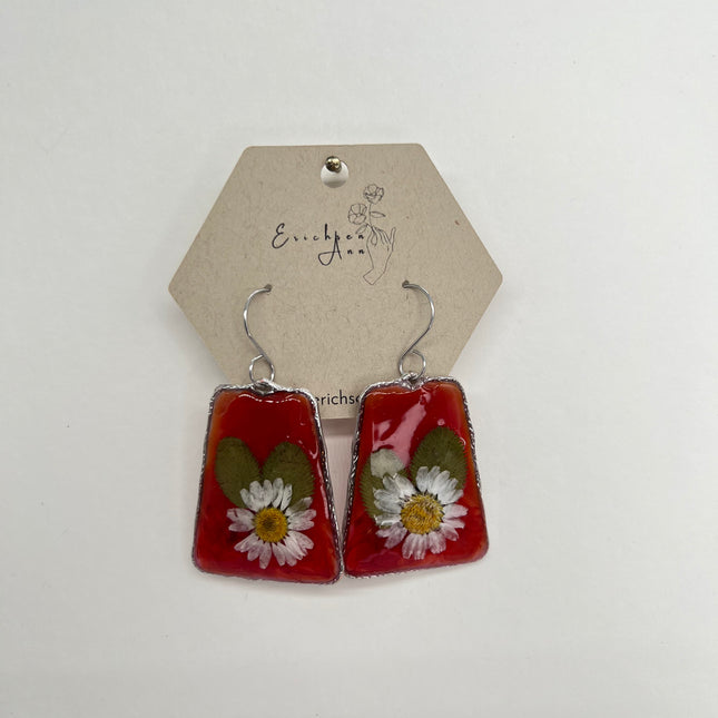 Red Trapezoids with Daisies