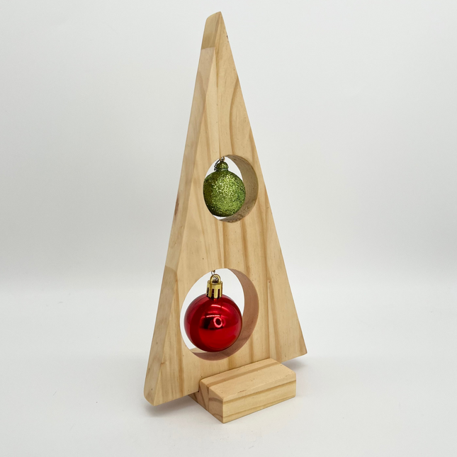 01 | Tall Tree with Ornaments