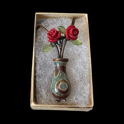 02| Flower Vase w/Rose