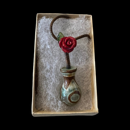 01| Flower Vase w/Rose