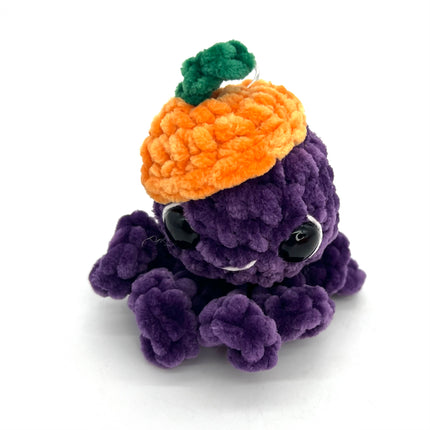Octopus w/ Pumpkin Hat keychain